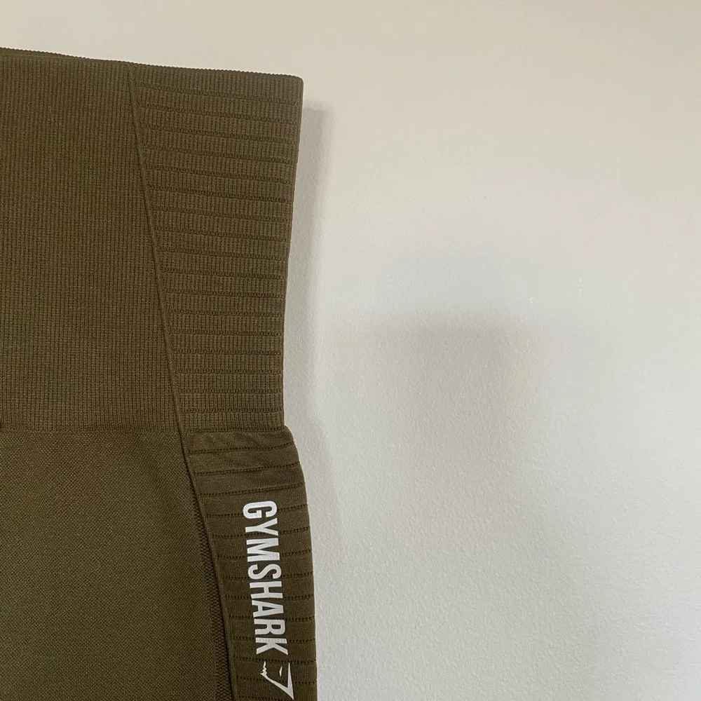 gymshark energy seamless leggings and bra - Picture 3 of 3